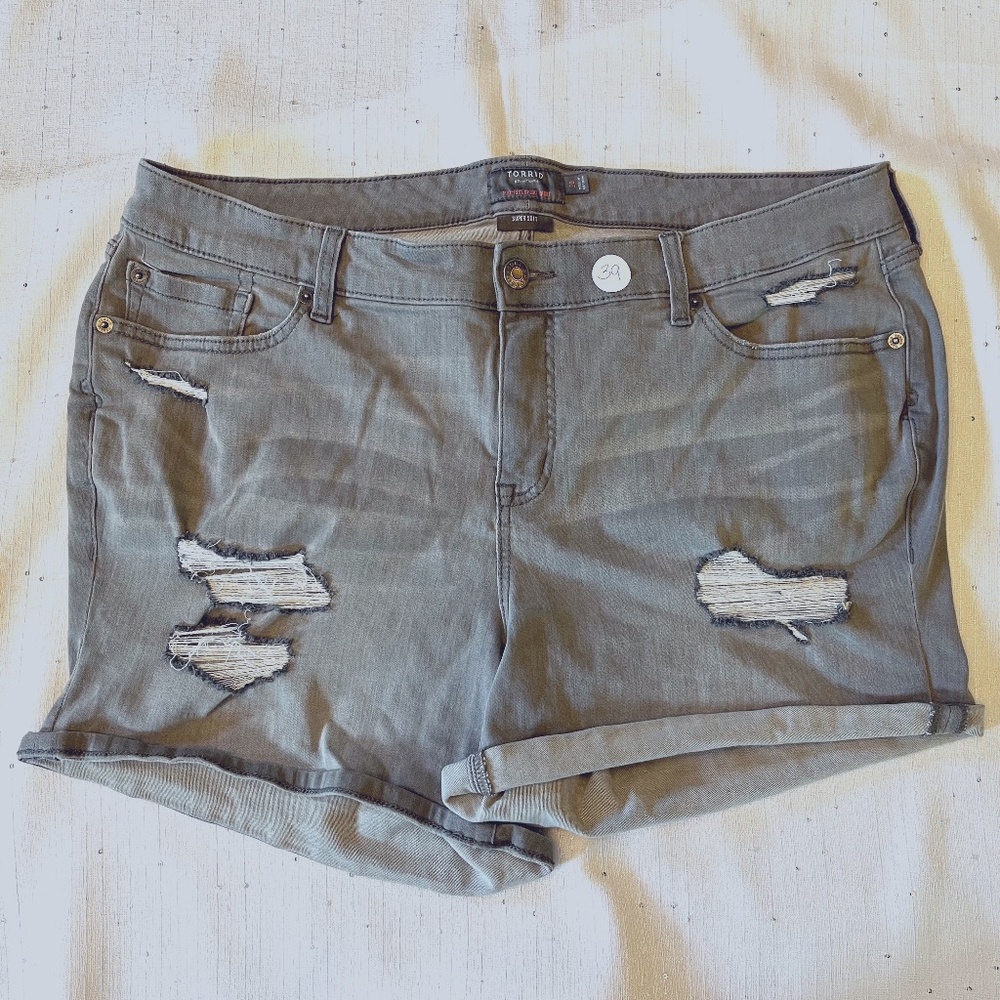 Torrid Super Soft Gray Distressed Denim Shorts Plus Size 20